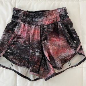 Tracker short- lululemon